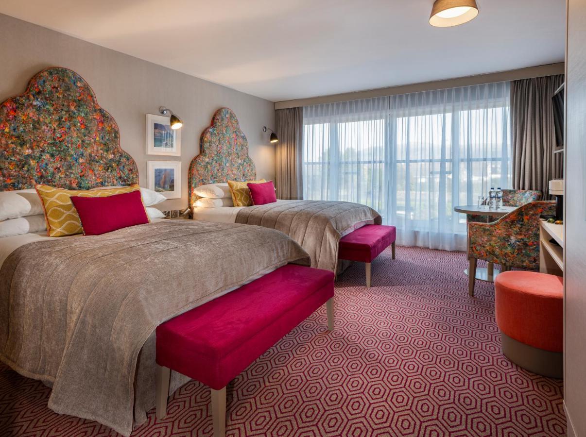 Four Seasons Hotel, 卡林福德 外观 照片