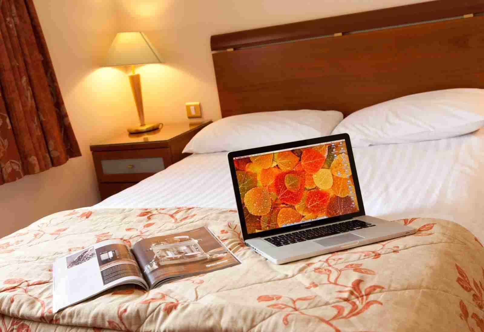 Four Seasons Hotel, 卡林福德 外观 照片